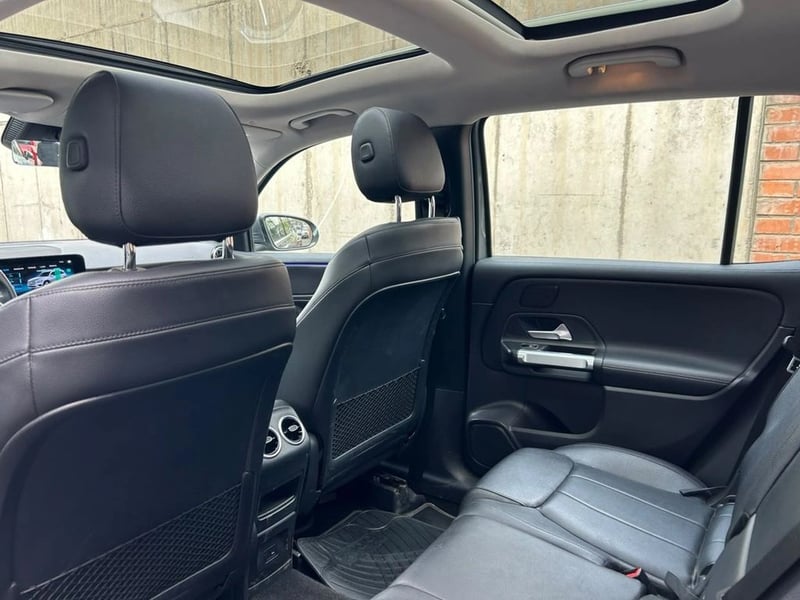 Mercedes-Benz GLB 250 2.0 4MATIC 4X4 AT 5P 2022 - Imagen 12 de 16