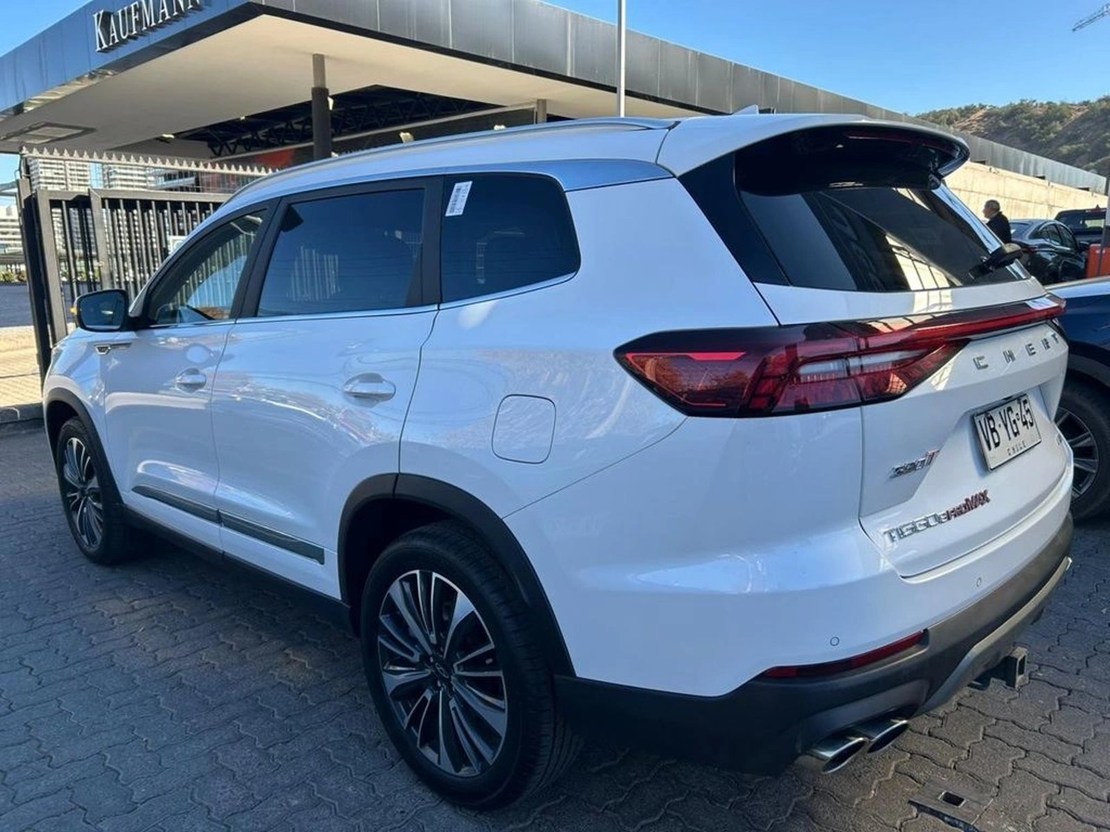 Chery TIGGO 8 PRO 2.0T GLX AWD DCT AT 5P 2025 - Foto 5 de 16