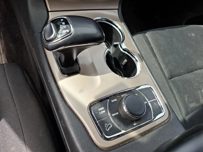 Jeep GRAND CHEROKEE 3.6 LIMITED AT 4X4 2015 - Imagen 17 de 20