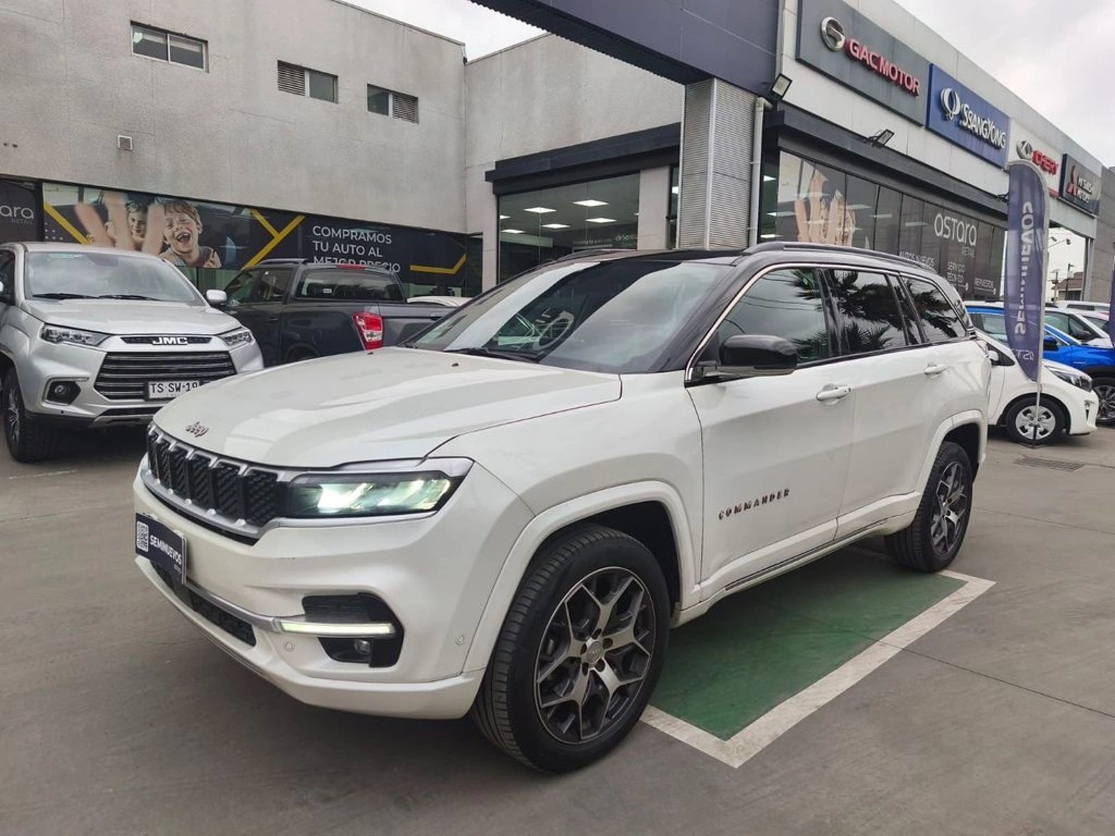 Jeep COMMANDER OVERLAND 4X4 2.0 AUT DIESEL 2023 - Foto 2 de 20