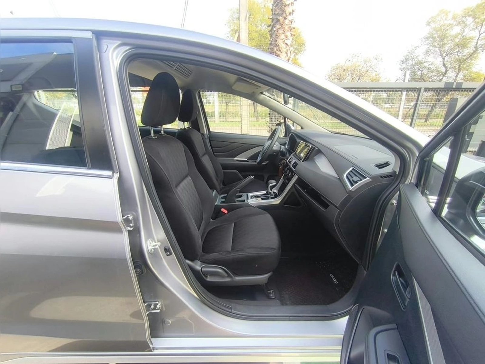 Mitsubishi XPANDER GLX 1.5 AUT 2024 - Imagen 18 de 20