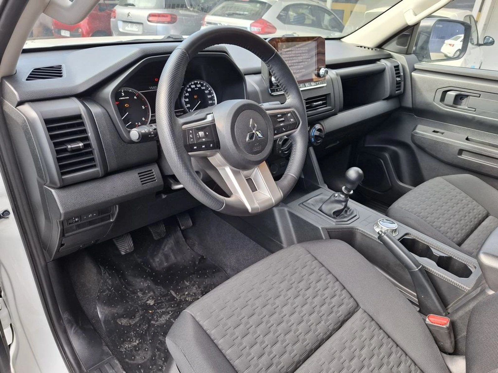 MITSUBISHI L200 2.4 DAKAR XR MT 4X4 DIESEL 2026 - Imagen 12 de 20