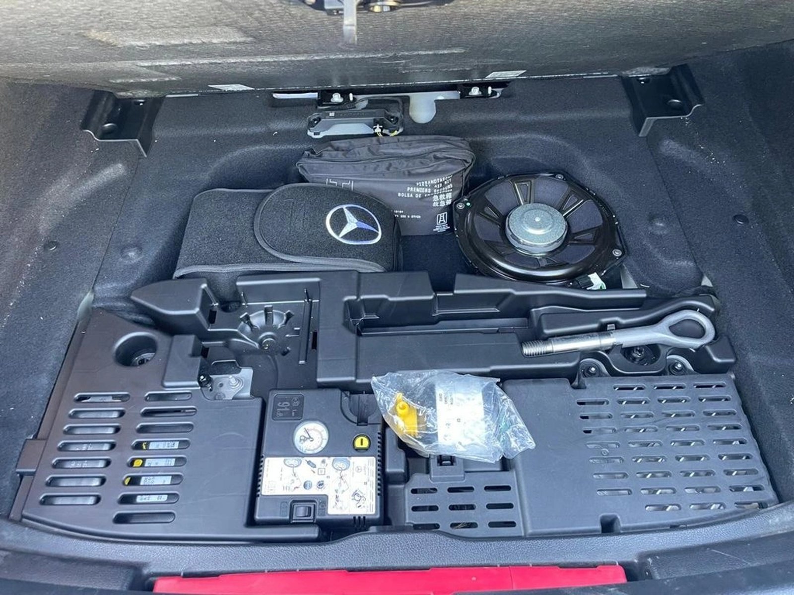 MERCEDES-BENZ A 2.0 AMG 4MATIC 4X4 HB AT 5P 2023 - Imagen 19 de 20