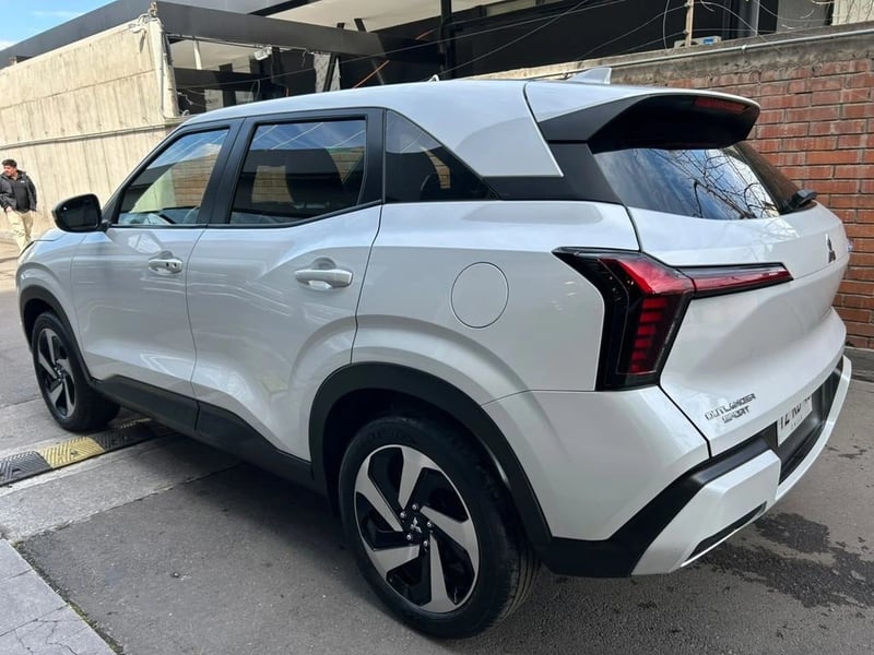 Mitsubishi OUTLANDER SPORT GLS 1.5 AUT 2025 - Imagen 4 de 16
