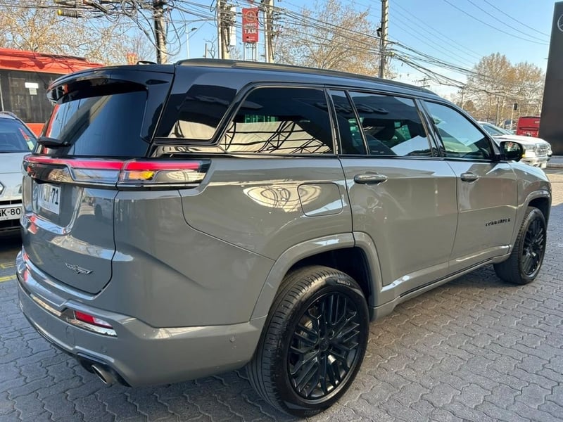 Jeep COMMANDER BLACKHAWK 4X4 2.0 AUT 2026 - Imagen 6 de 15