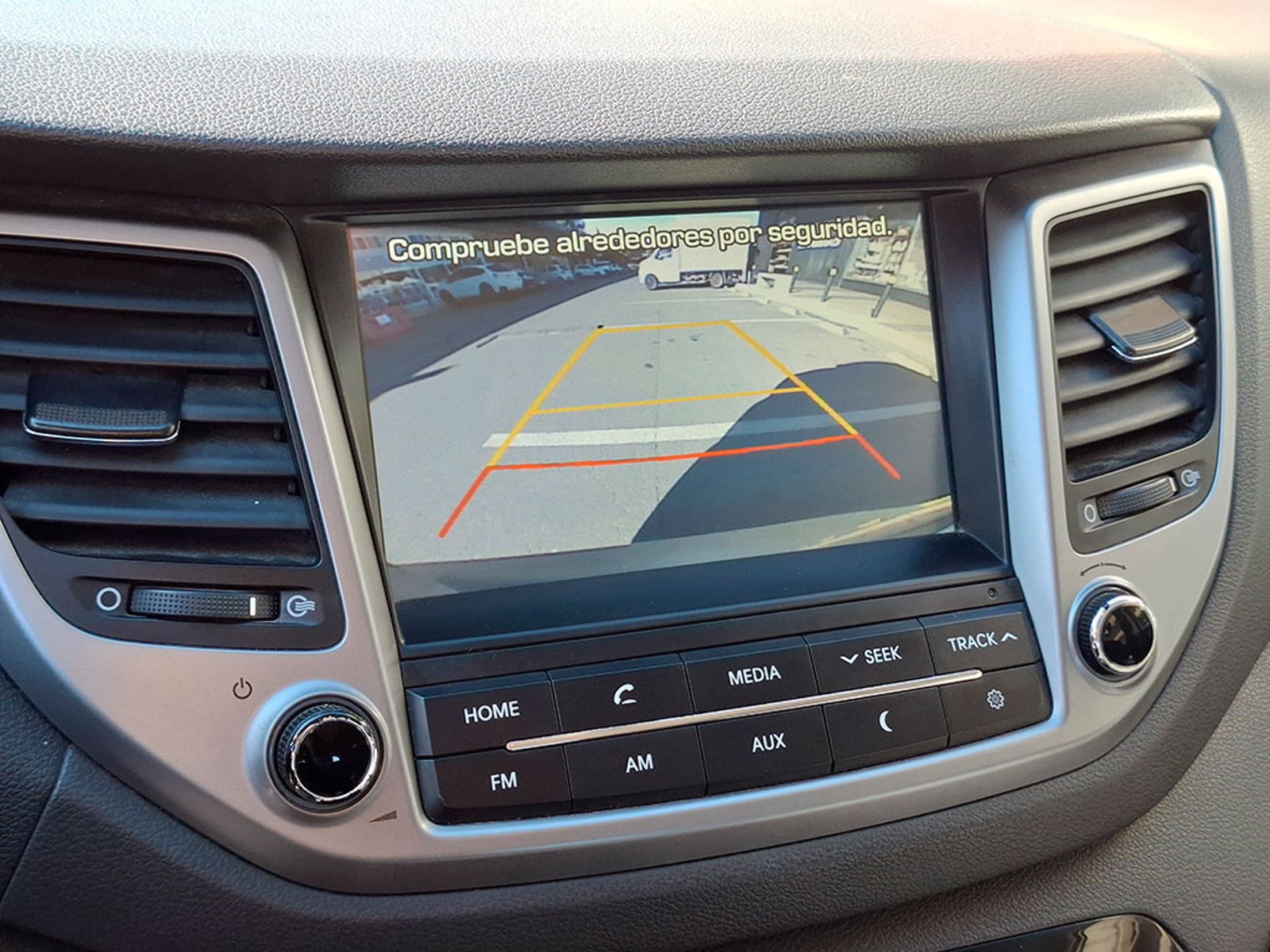 Hyundai TUCSON 2.0 PLUS DIESEL 4X2 AT 5P 2018 - Imagen 17 de 20