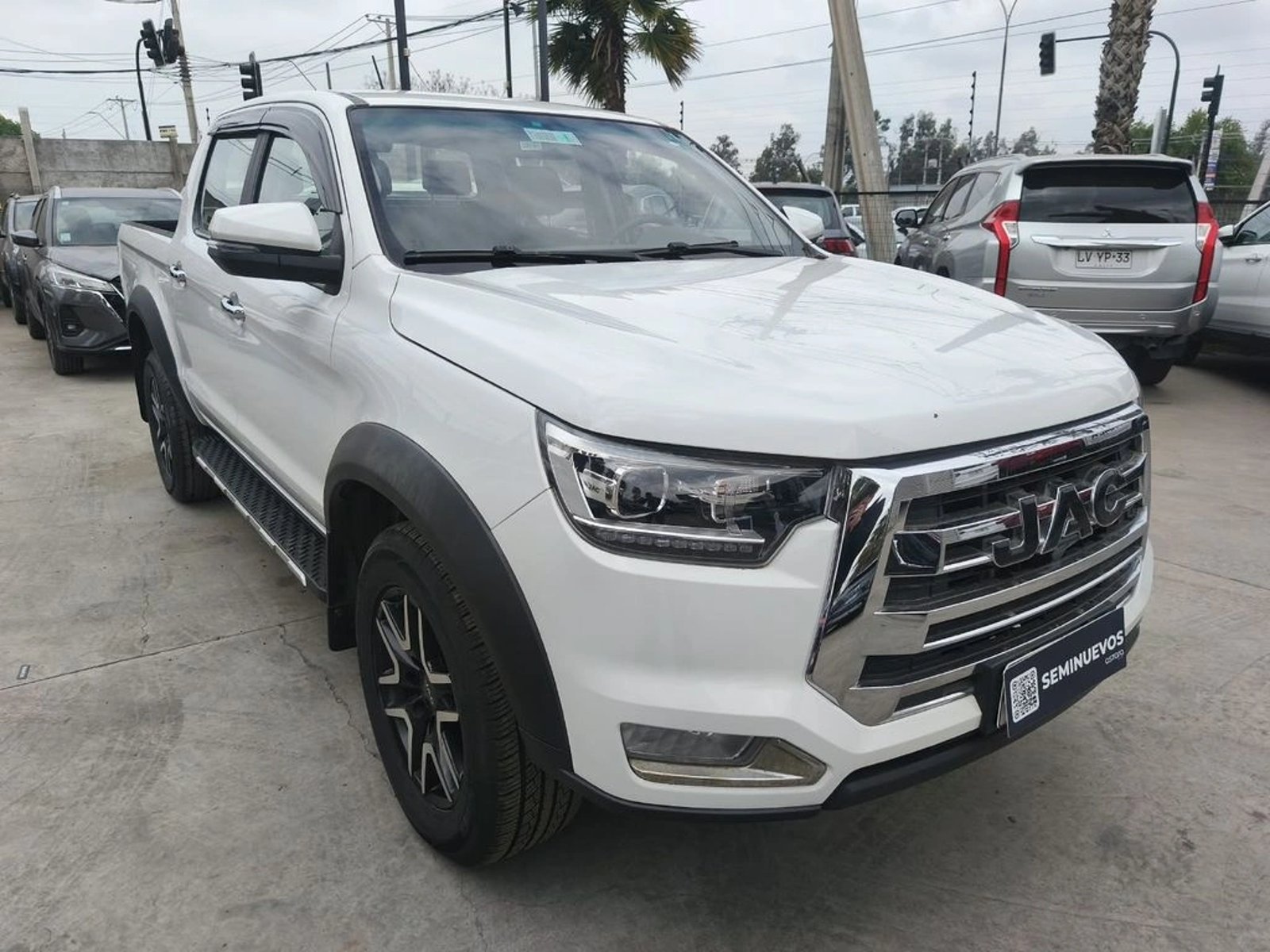 JAC T8 2.0 COMFORT MT 4X4 2022 - Foto 3 de 20