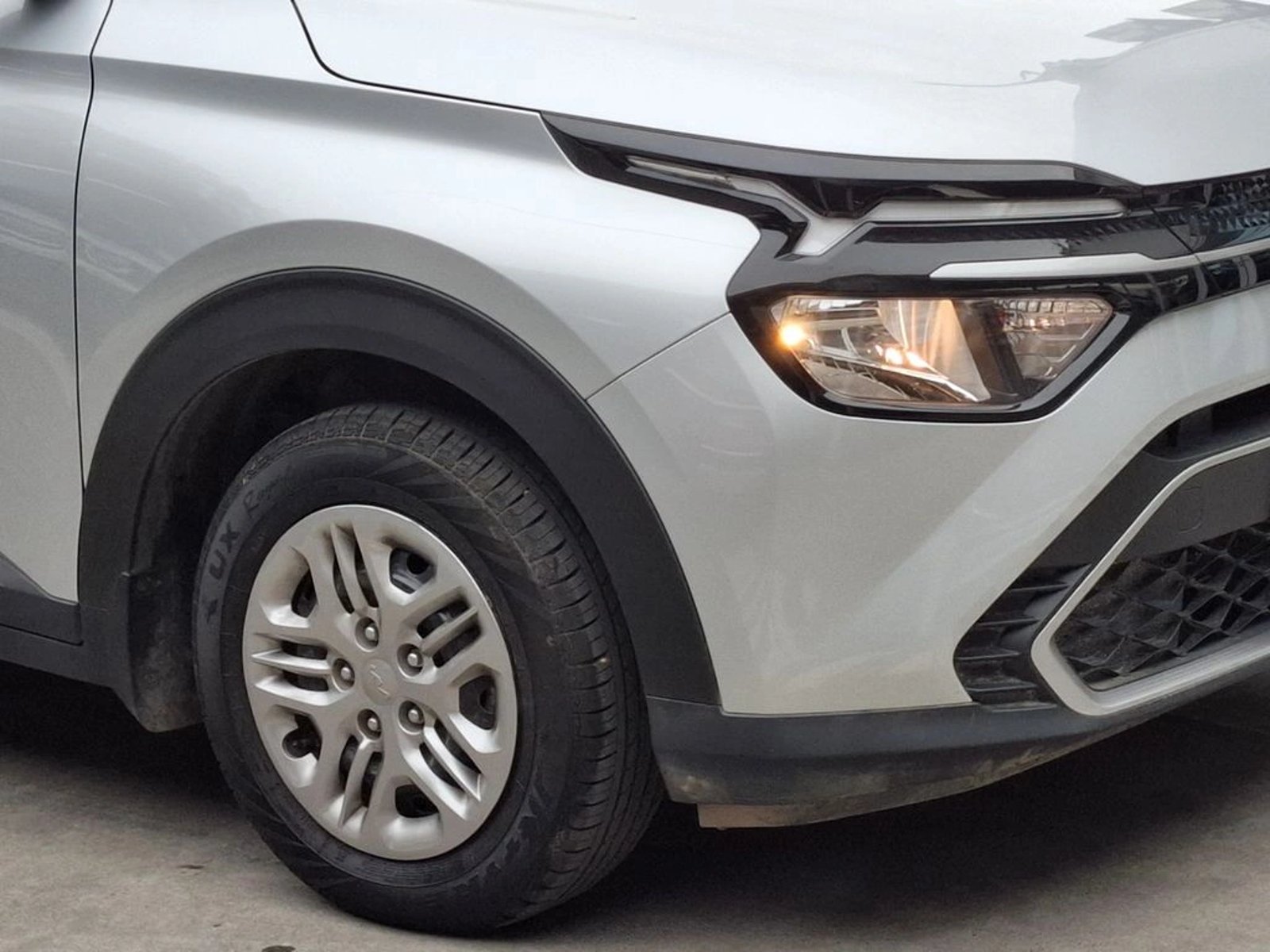 Kia CARENS 1.5L LX 4X2 6MT 5P 2025 - Foto 5 de 20