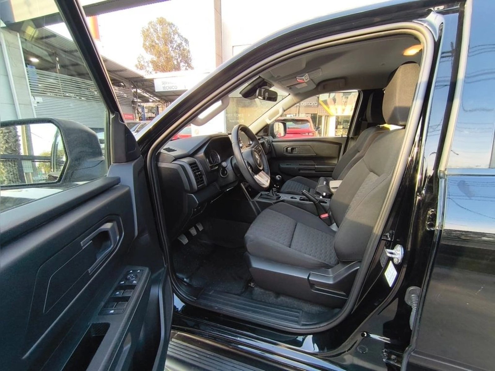 Mitsubishi L200 WORK XR 2.4 4X2 MT 2025 - Imagen 10 de 20