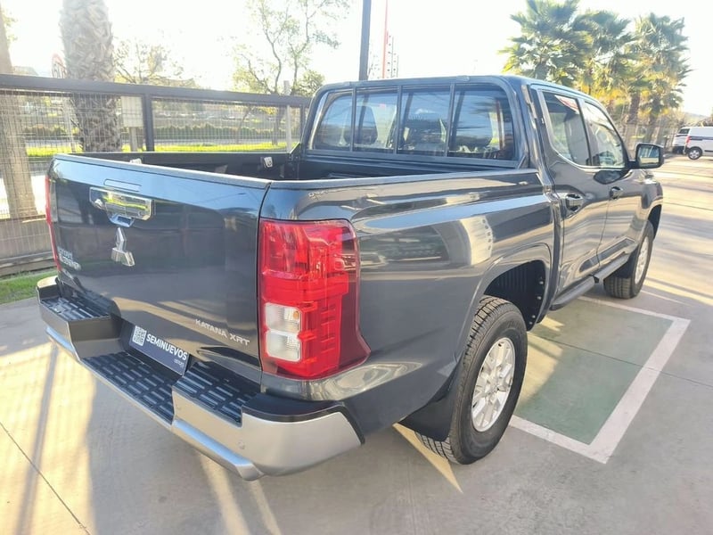 Mitsubishi L200 KATANA XRT 2.5 MT 4X4 2024 - Imagen 5 de 20