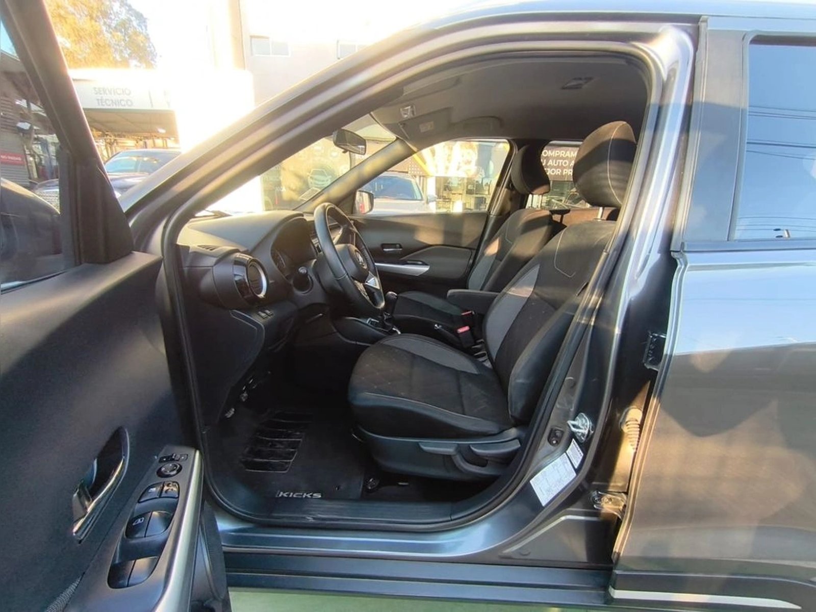 Nissan KICKS 1.6 MT ADVANCE 2020 - Imagen 19 de 20