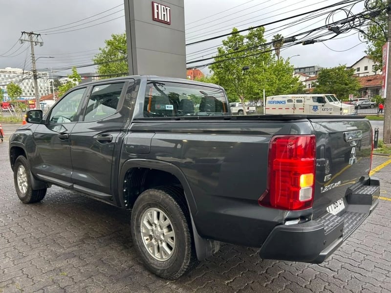 Mitsubishi L200 KATANA XRT 4X4 2.4 2025 - Imagen 5 de 17