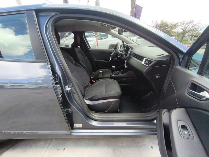 Renault CLIO IV INTENS 1.0T MT 2023 - Imagen 11 de 20