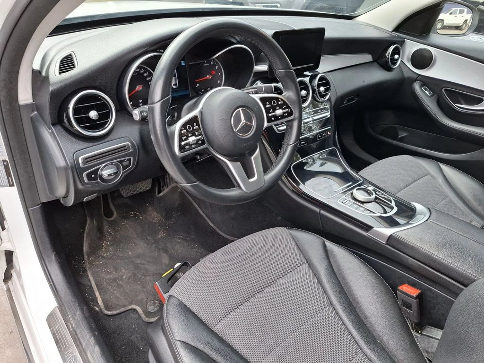 MERCEDES-BENZ C 180 1.6 FL SPORT 4X2 AT 4P 2019 - Imagen 13 de 20