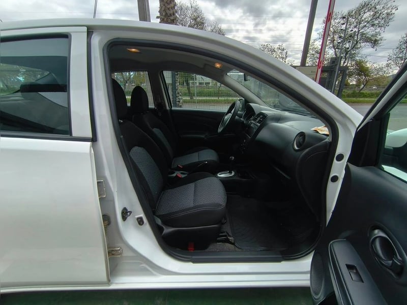 Nissan VERSA SENSE 1.6 AT 2021 - Imagen 11 de 20