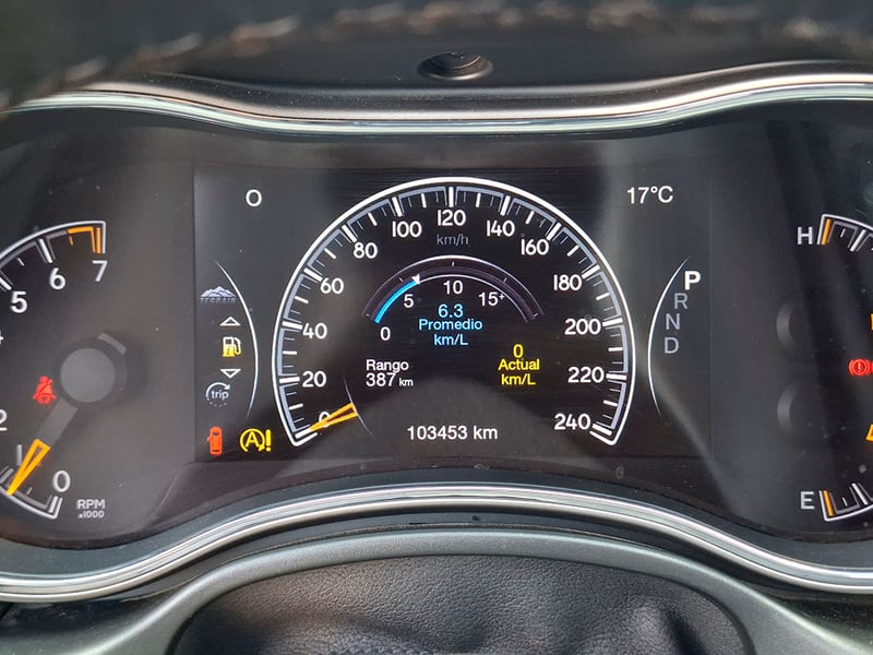 Jeep GRAND CHEROKEE 3.6 LIMITED 4X4 AT 5P 2022 - Imagen 14 de 20