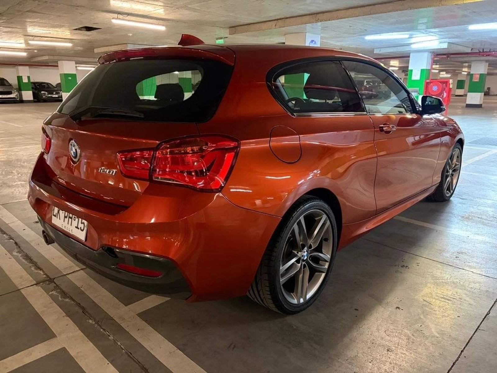 BMW 120i 2.0T AT 3P M SPORT 2019 - Foto 5 de 13
