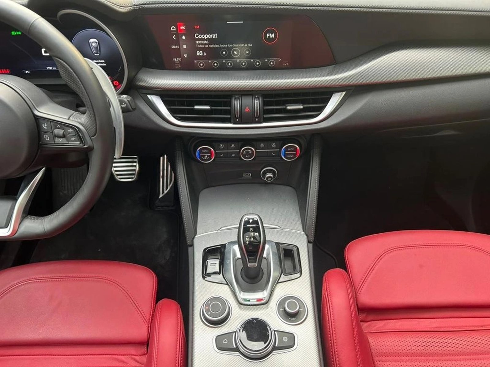 Alfa Romeo STELVIO 2.0 SUPER AWD AT 5P 2024 - Imagen 11 de 16