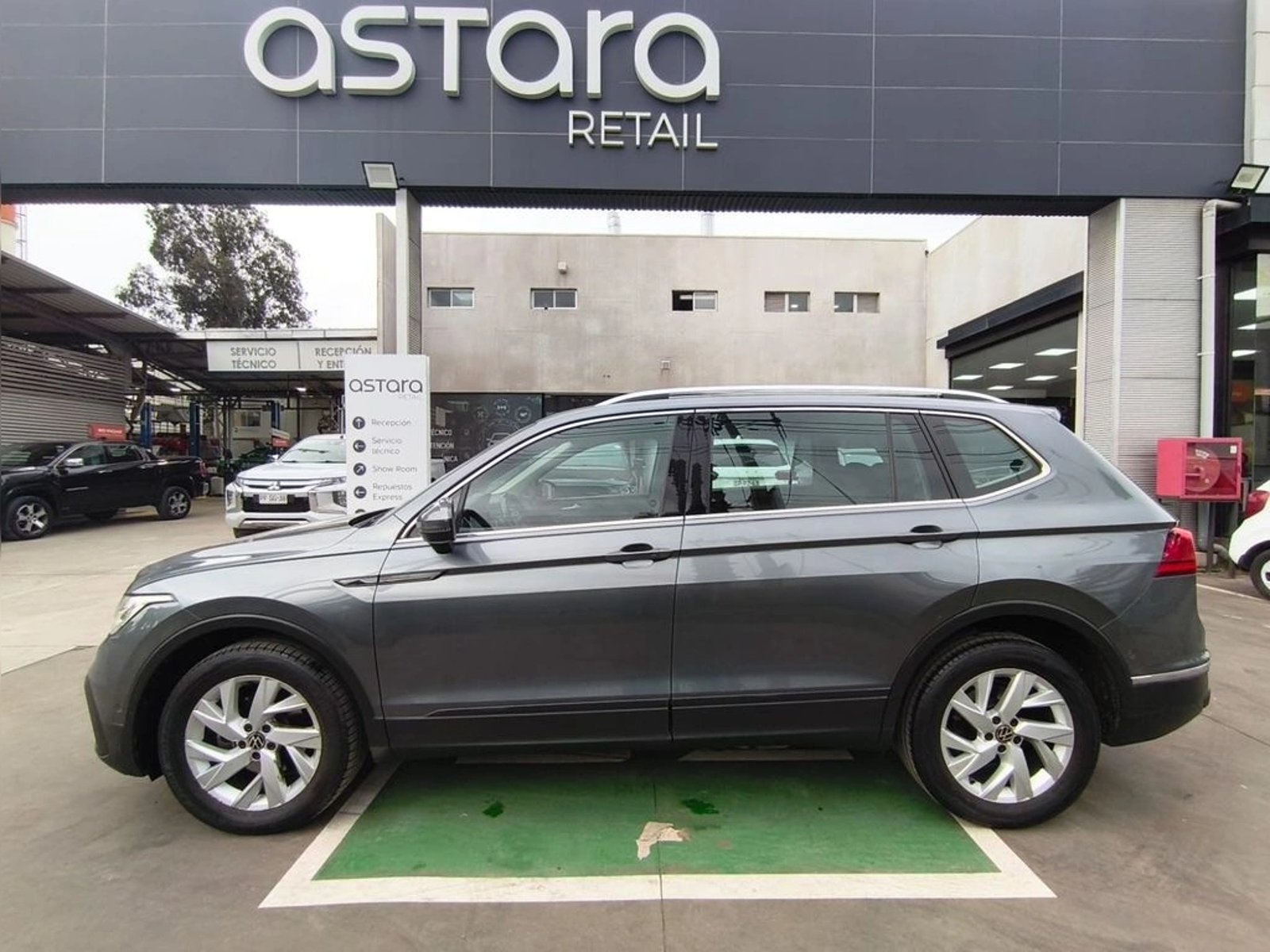 Volkswagen TIGUAN 1.4 TSI COMFORTLINE 7A 2022 - Imagen 11 de 20