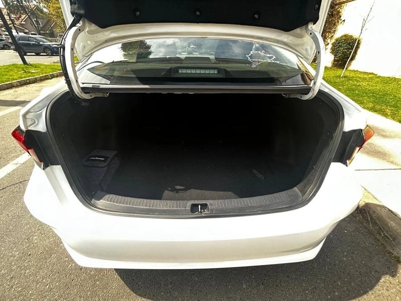 Toyota COROLLA SD 1.6 2022 - Imagen 9 de 15