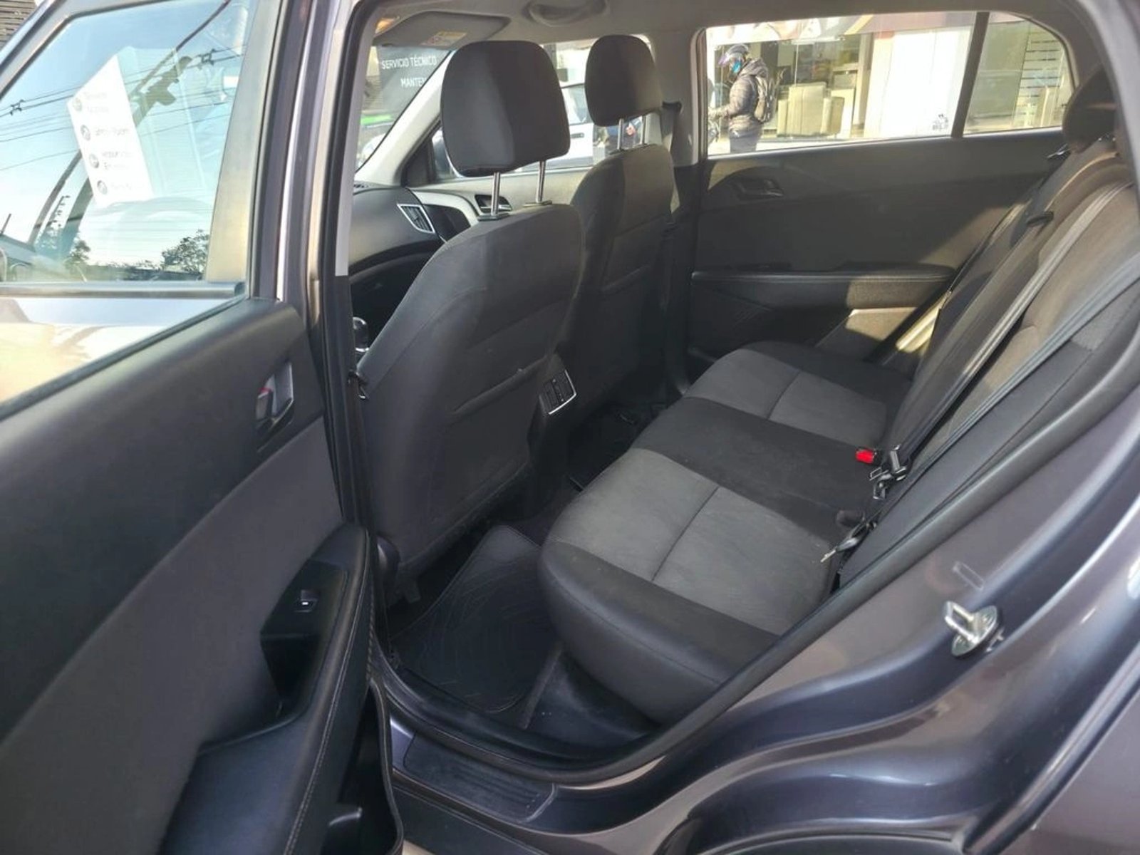 HYUNDAI CRETA 1.6 PLUS FL MT 2020 - Imagen 19 de 20