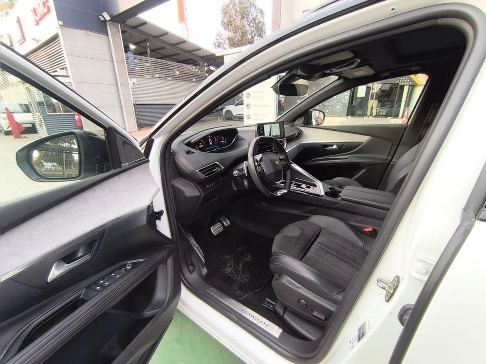 Peugeot 5008 GT LINE BLUEHDI 130 1.5 AUT DIESEL 2023 - Imagen 11 de 20
