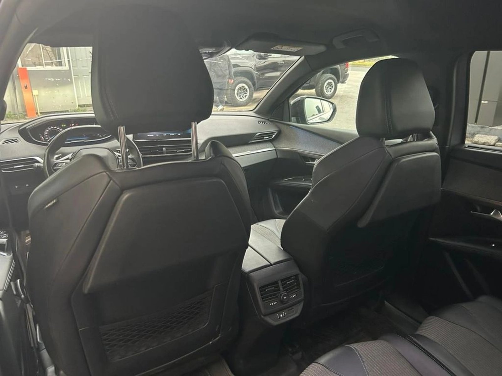 Peugeot 5008 1.5 ALLURE PACK BLUEHDI 130 EAT8 AT 2024 - Imagen 10 de 17