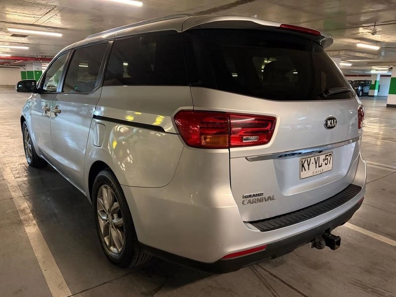 Kia GRAND CARNIVAL EX 3.3 AUT 2019 - Imagen 7 de 19