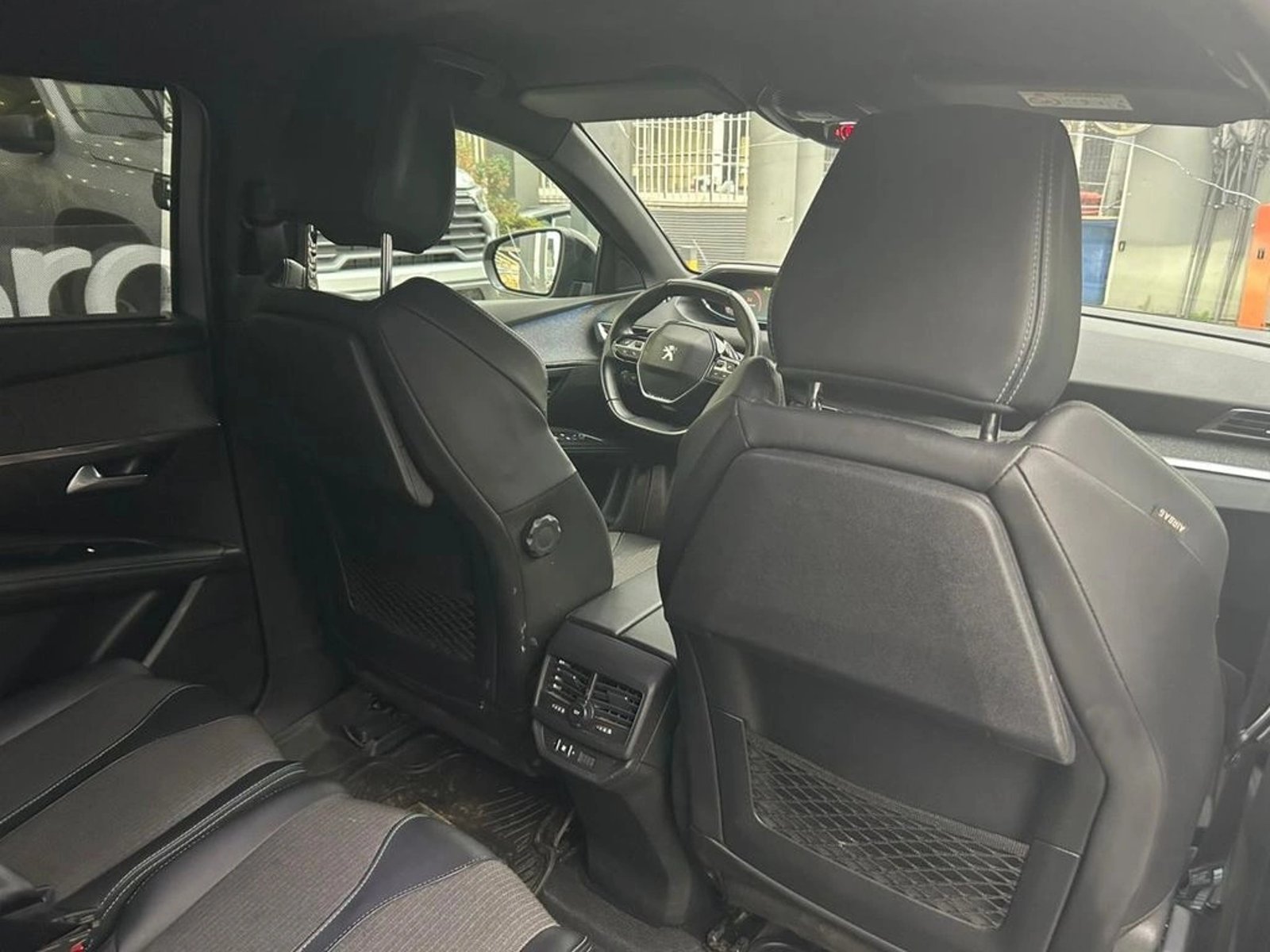 Peugeot 5008 1.5 ALLURE PACK BLUEHDI 130 EAT8 AT 2024 - Imagen 9 de 17