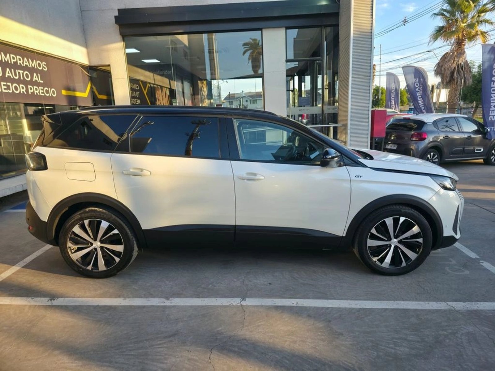 PEUGEOT 5008 2023 - Imagen 5 de 20