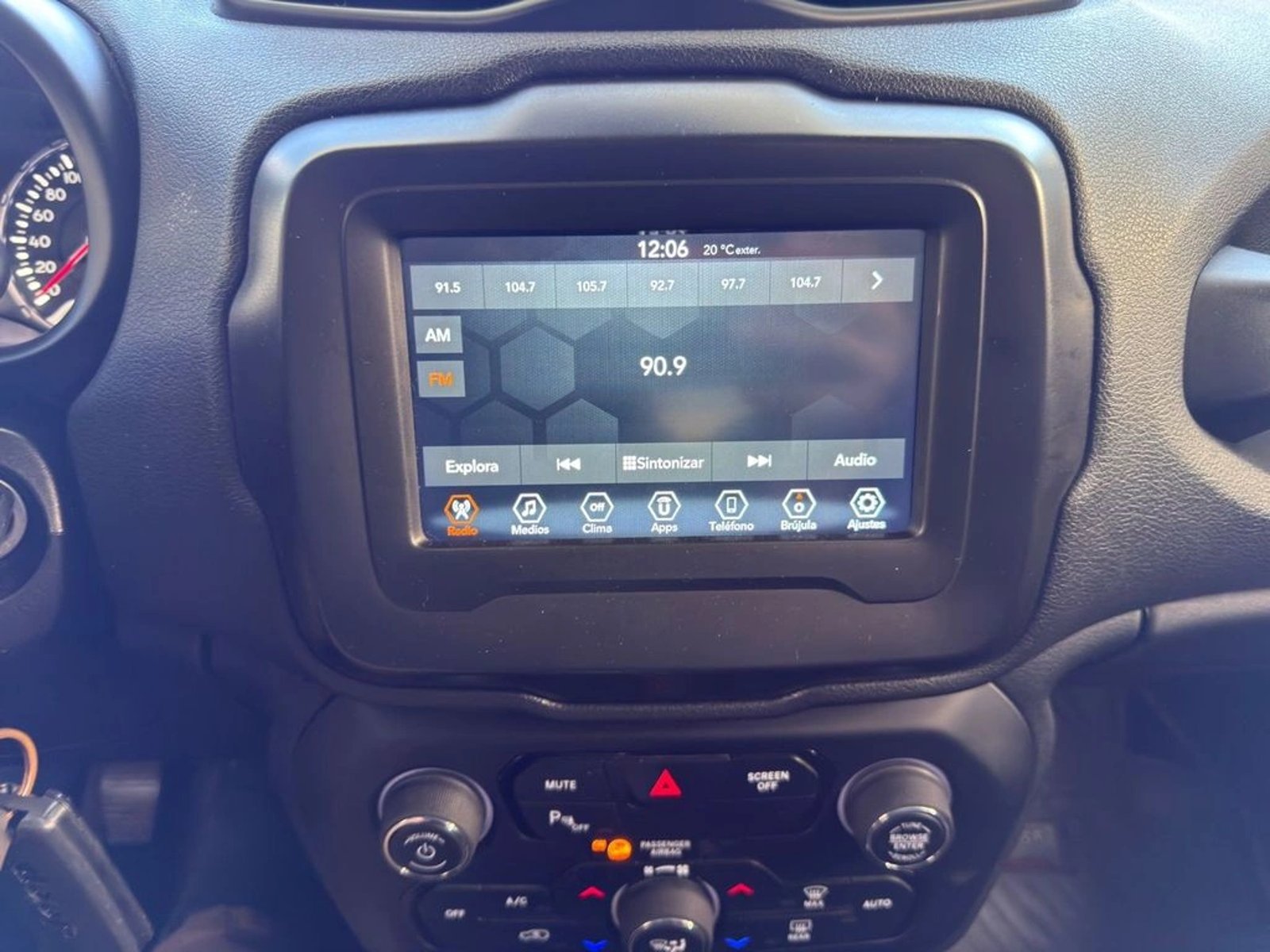 JEEP RENEGADE 2023 - Imagen 13 de 20
