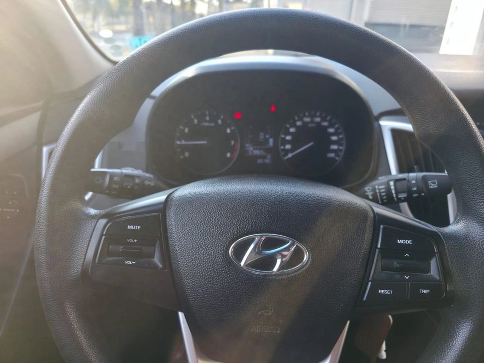 HYUNDAI CRETA 1.6 PLUS FL MT 2020 - Imagen 13 de 20