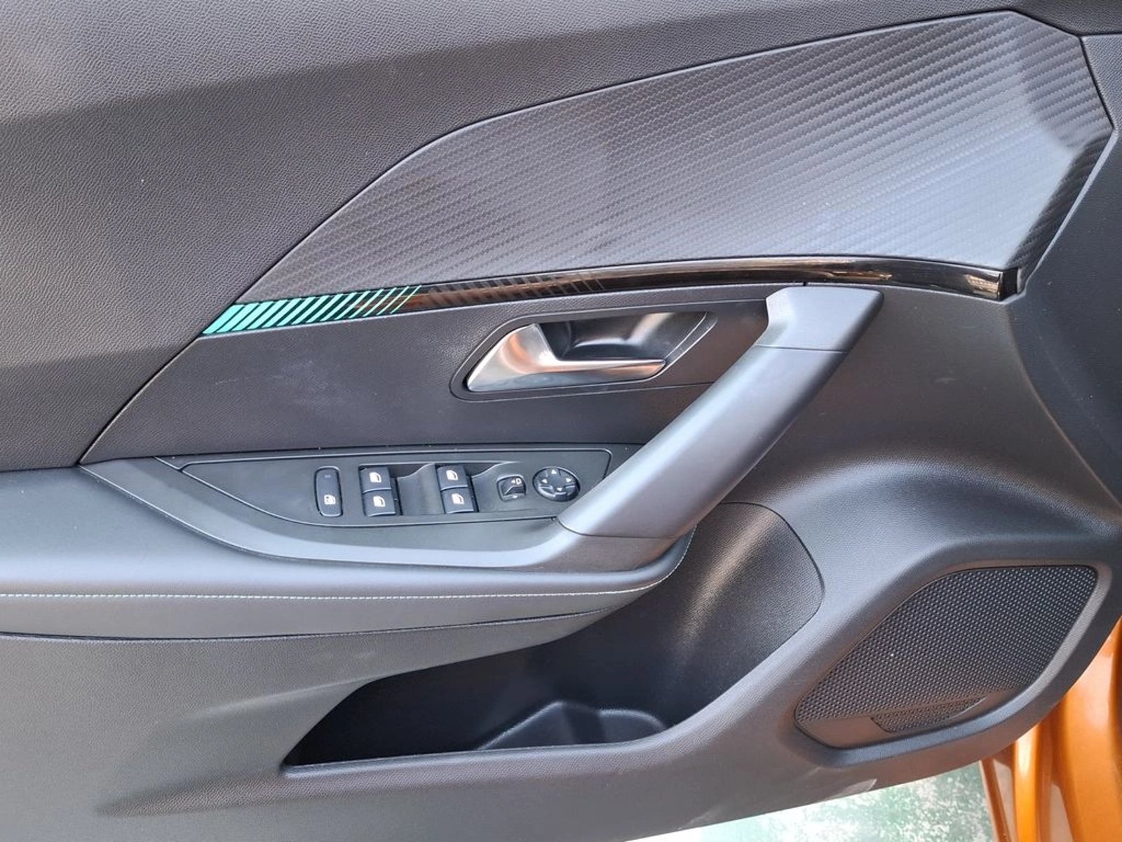 PEUGEOT 2008 2022 - Imagen 13 de 20