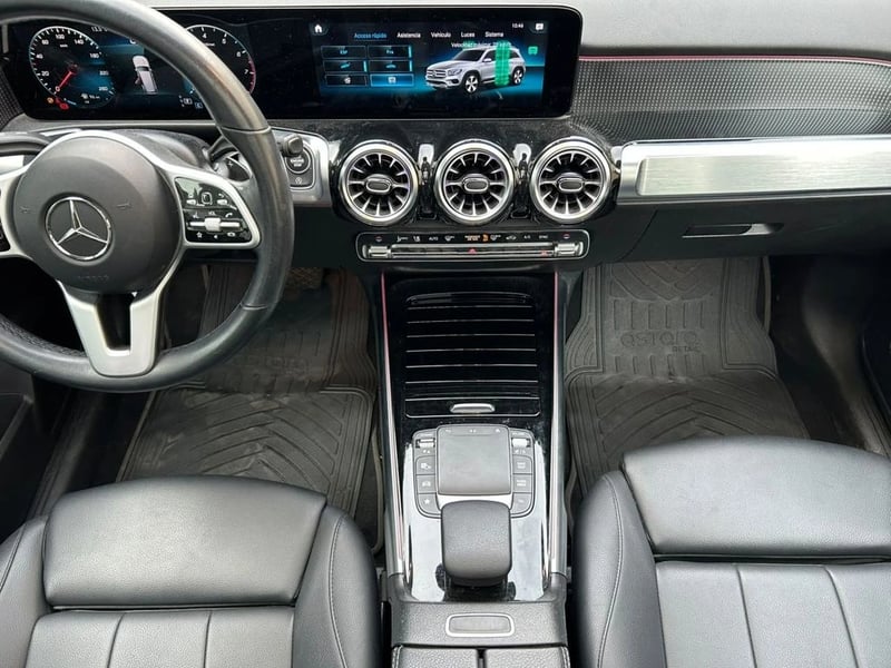 Mercedes-Benz GLB 250 2.0 4MATIC 4X4 AT 5P 2022 - Imagen 9 de 16