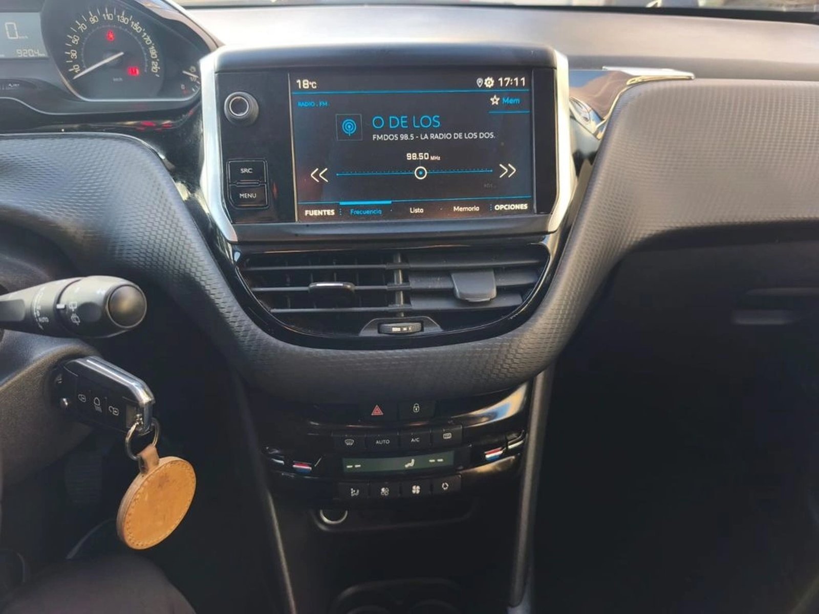 Peugeot 208 SIGNATURE 1.2 MT HB PURE TECH 2020 - Imagen 17 de 20
