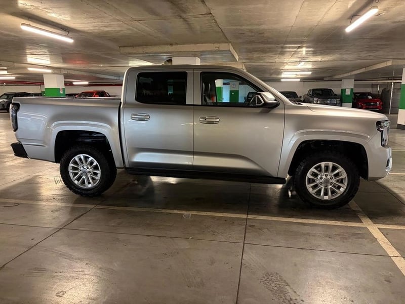 JMC GRAND AVENUE 2.3T DIESEL 4X4 DOB. CAB. AT 4P 2024 - Imagen 4 de 16