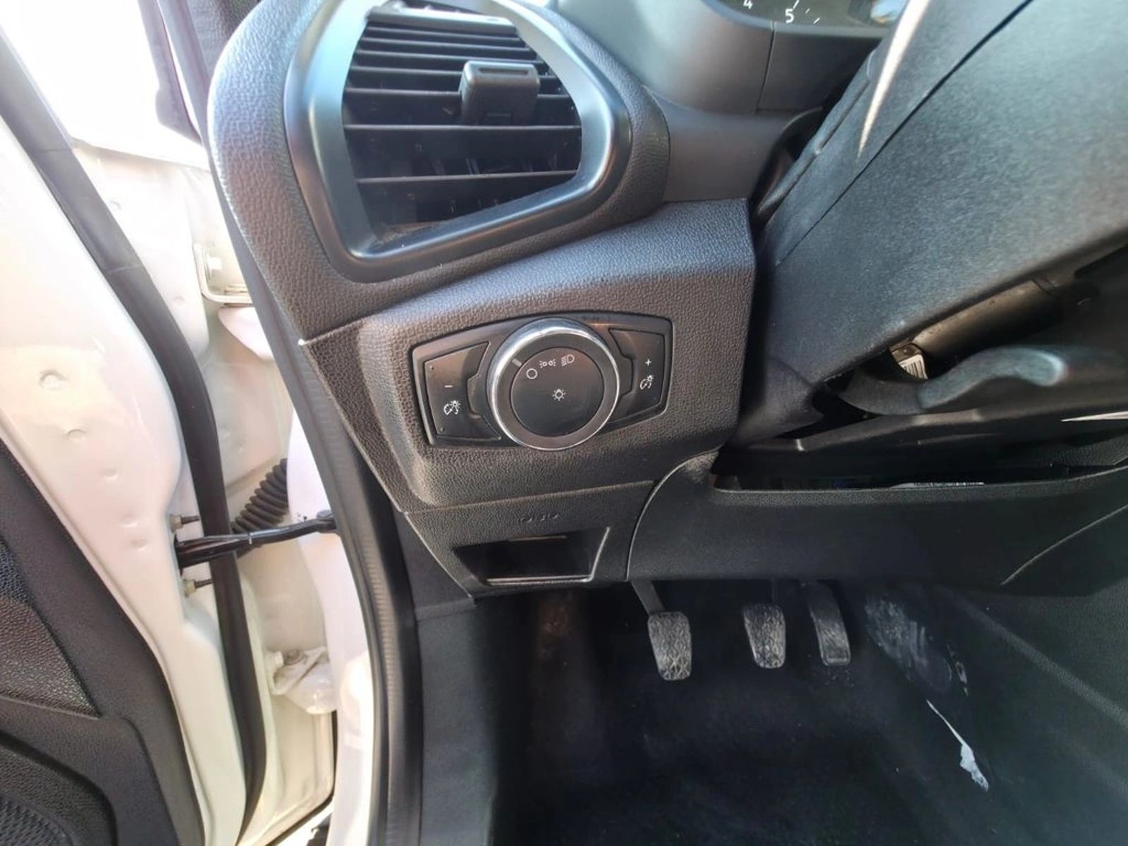 FORD ECOSPORT 2018 - Imagen 18 de 20