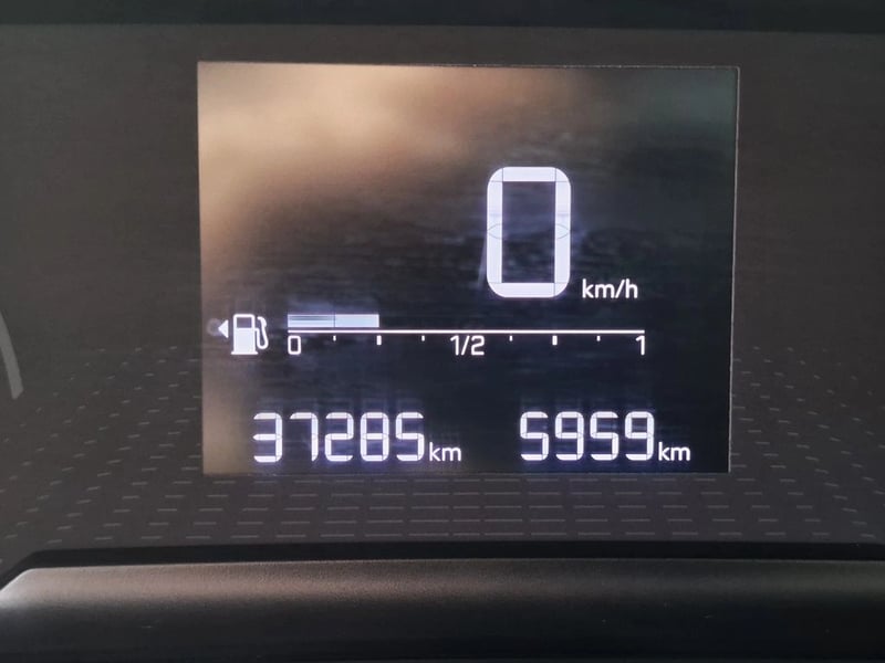 Peugeot 208 1.2 STYLE PURETECH 75 4X2 MT 5P 2023 - Imagen 19 de 20
