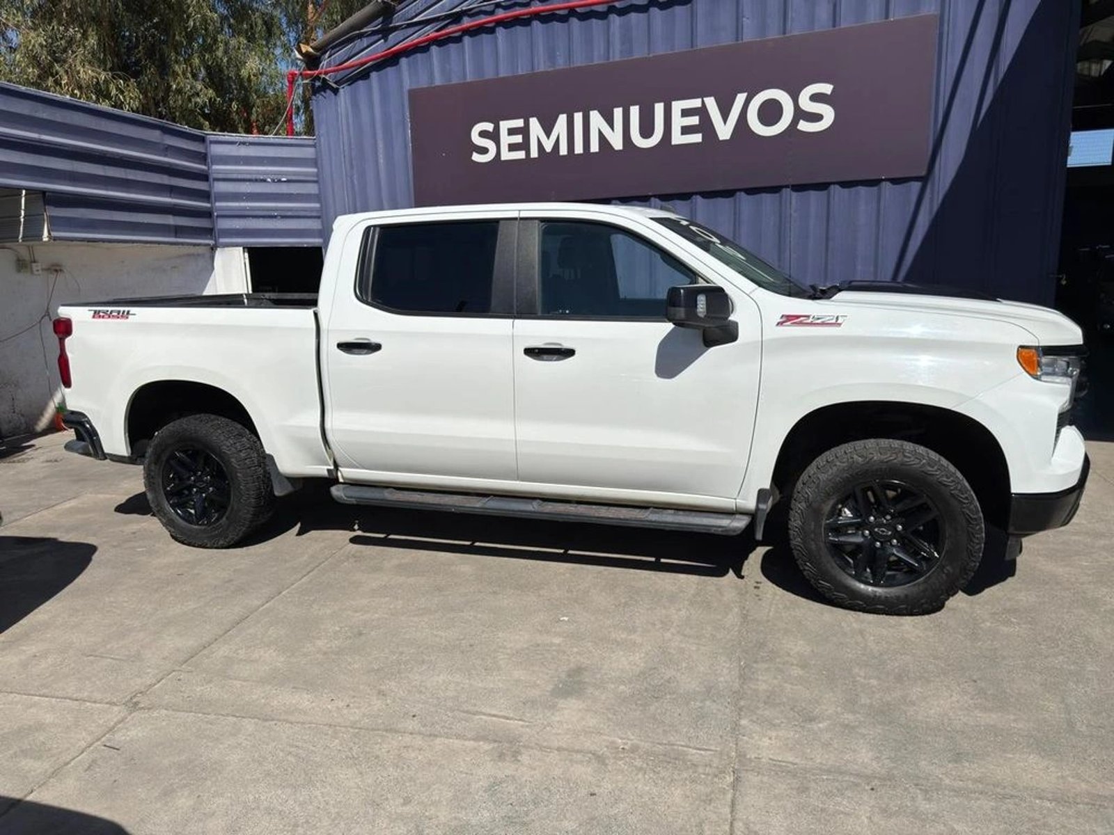 CHEVROLET SILVERADO 2024 - Imagen 5 de 16