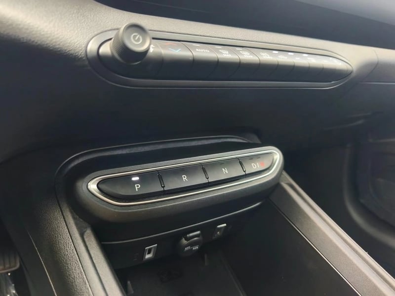 Jeep AVENGER SUMMIT 1.2 HEV 2025 - Imagen 13 de 18