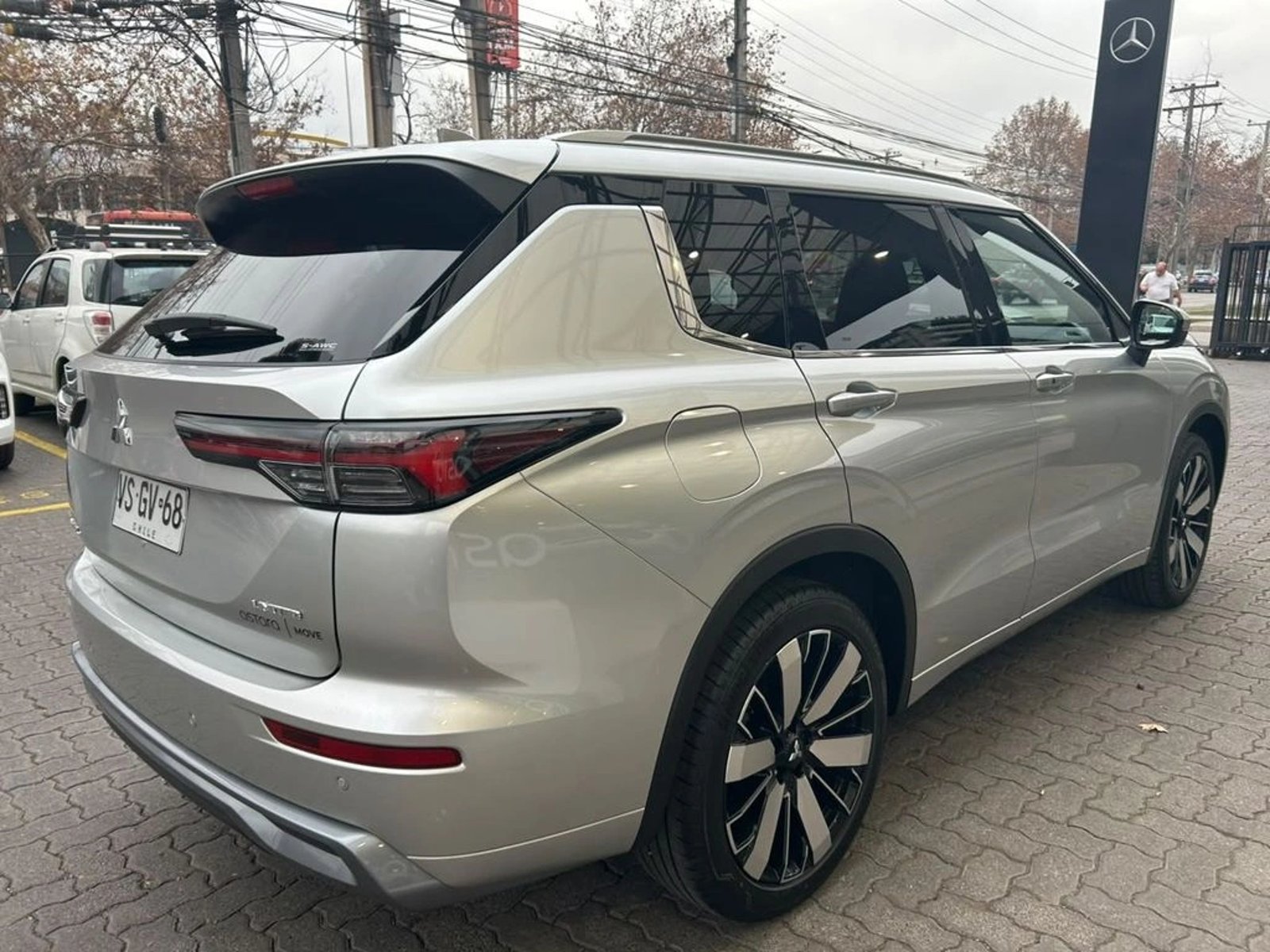 Mitsubishi OUTLANDER 2.5 GLS LIMITED 4X4 AT 2026 - Imagen 5 de 17