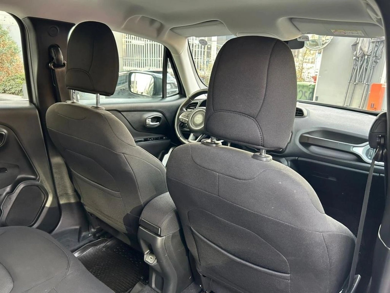 JEEP RENEGADE 1.8 SPORT LX 4X2 AT 5P 2023 - Imagen 9 de 12