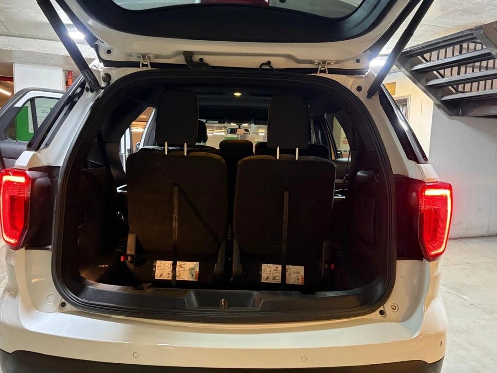 Ford EXPLORER 3.5 XLT 4X2 3 CORRIDAS AT 5P 2017 - Imagen 9 de 20