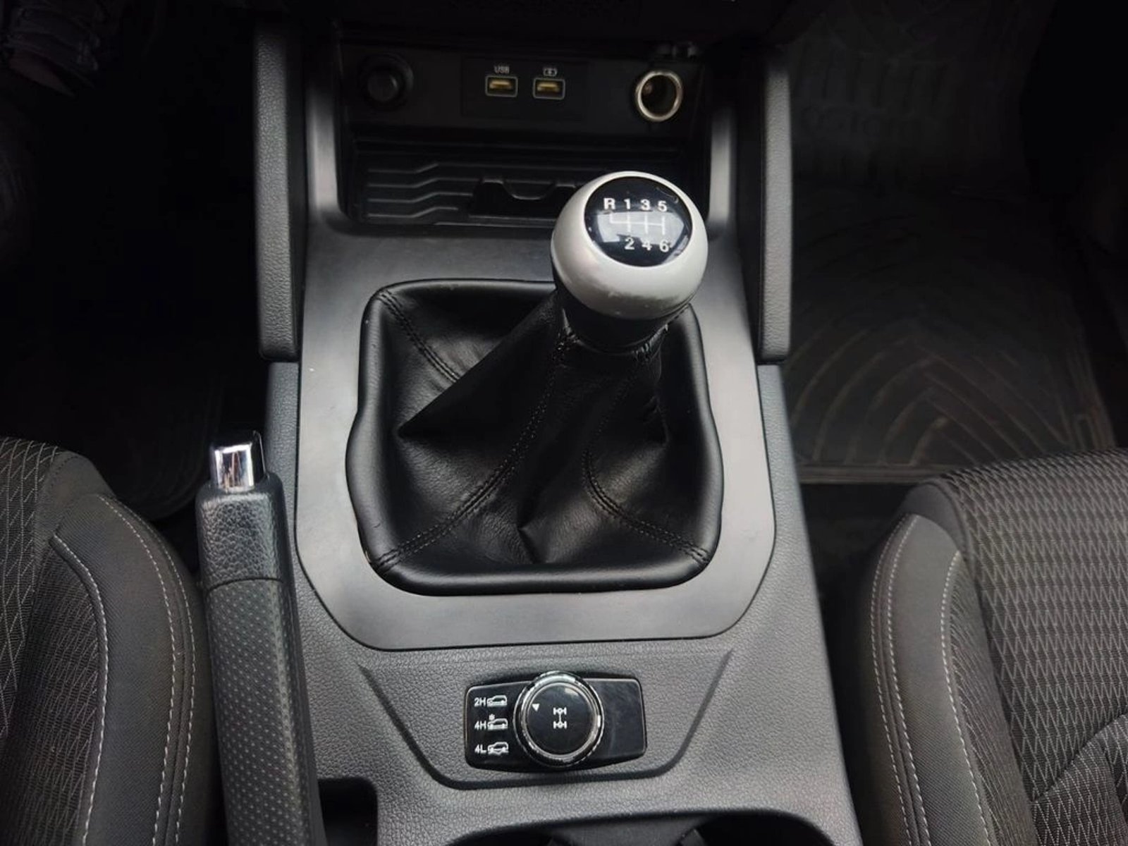 SsangYong GRAND MUSSO MUSSO GRAND 2.2 MT 4X4 2024 - Imagen 17 de 20