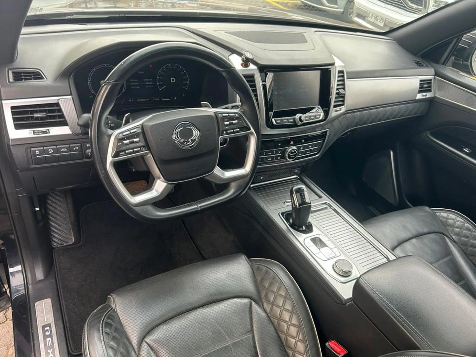 SSANGYONG REXTON 2.2T BLACK EDITION DIESEL 4X4 8AT 5P 2023 - Imagen 12 de 17