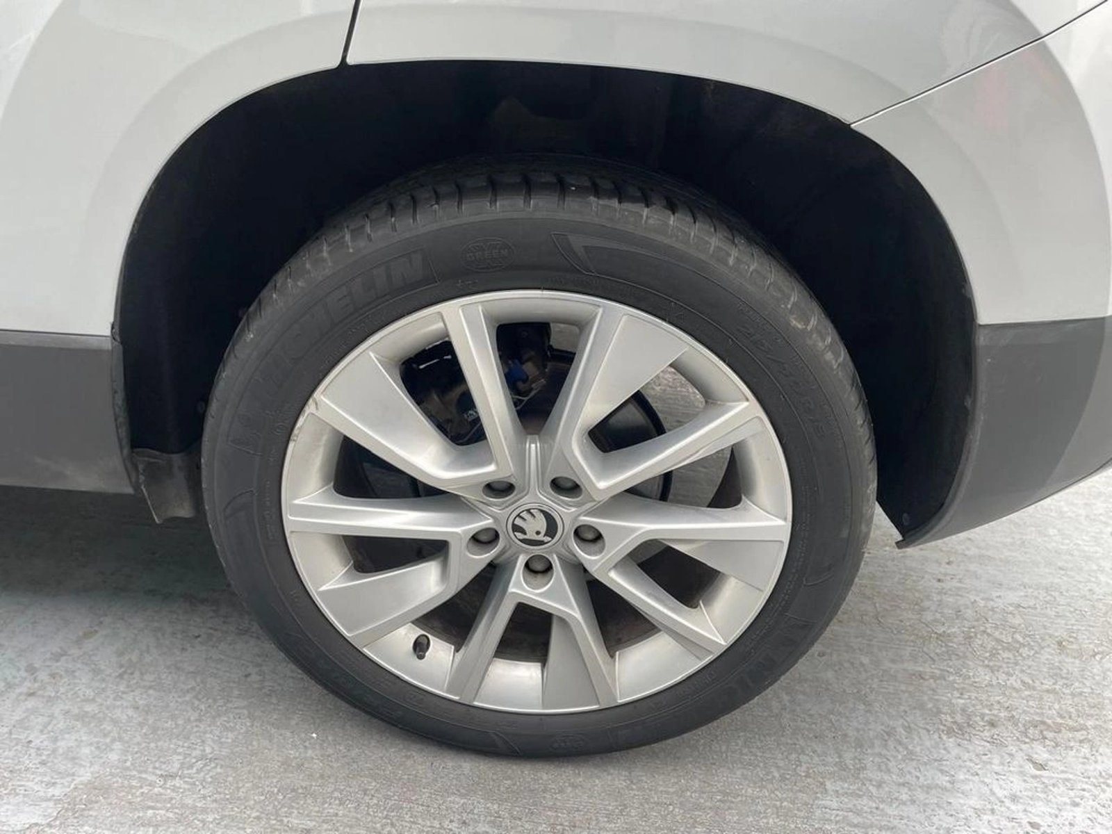 Skoda KAROQ 1.4 TSI AMBIENTE AT 2021 - Imagen 10 de 20