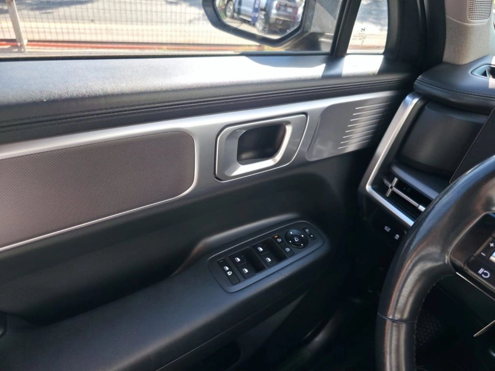 HYUNDAI SANTA FE 2024 - Imagen 9 de 20