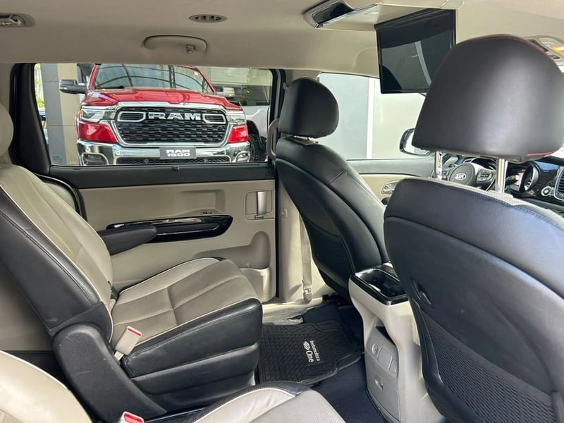 Kia GRAND CARNIVAL 2.2 AUT 2020 - Imagen 8 de 17