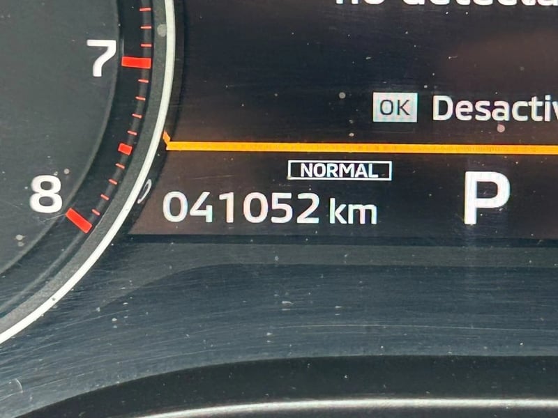 Mitsubishi OUTLANDER GLX 2.5 AUT 2024 - Imagen 13 de 16