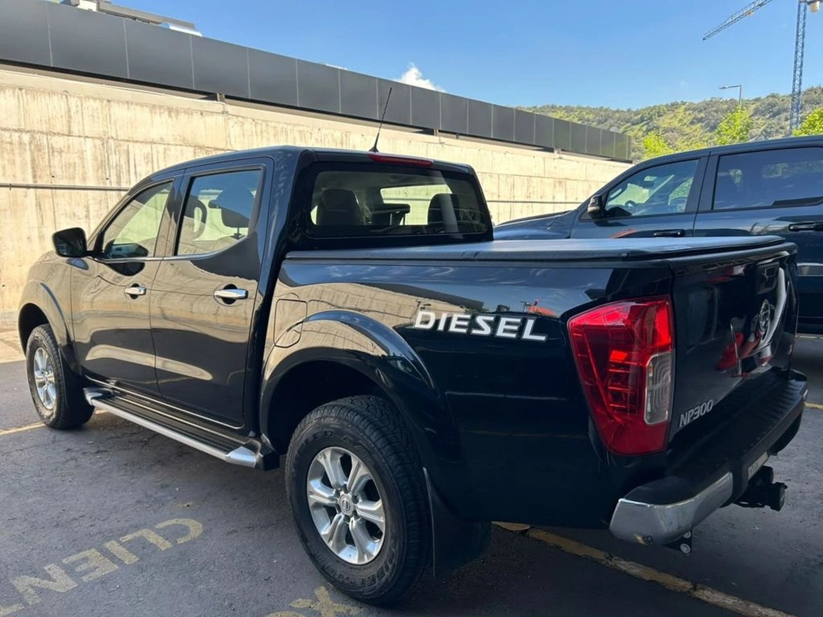 Nissan NP300 DC XE 2.3D MT 2019 - Foto 4 de 16
